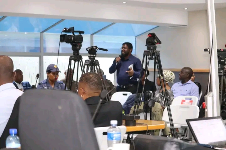 Acting Minister of Police addressed burning issue of crime activities in Sophiatown Capetown